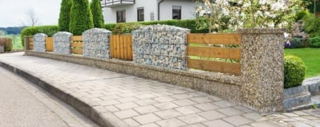 Gabions ou muret en panneaux, deux solutions pour cl&ocirc;turer un terrain &agrave; &Eacute;pernay